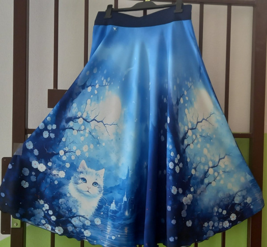 Dlouhá půlkolová sukně - kočka (umělé hedvábí)